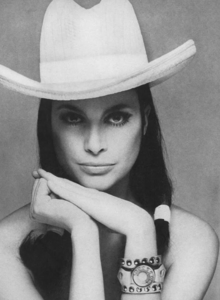 ED_US_Vogue_1967.thumb.png.ab5541bf3b97022a73f9c1f64348ad51.png