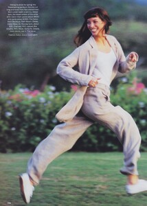 Elgort_US_Vogue_February_1994_01.thumb.jpg.fd9873e3490ae914dc5758e99feca5aa.jpg