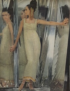 Evenings_Newton_US_Vogue_October_1st_1965_03.thumb.jpg.1b5e66688ef350639816e7f231cdc884.jpg