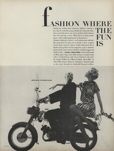 Fashion_Stern_US_Vogue_March_1st_1965_02.thumb.jpg.32dfa25c8bbc12391578656c3c764e23.jpg