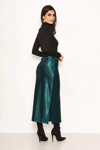 Green-Satin-Midi-Skirt-3_8d9d0227-8ea2-4a9c-b13a-7ebf147eb296_800x.jpg