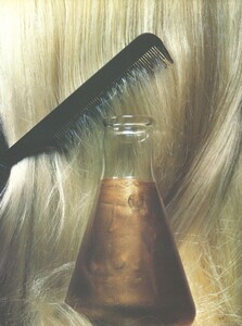 Haircolor_US_Vogue_February_1987_04.thumb.jpg.29299c2a7d24fcde4ae4de147825c6e7.jpg