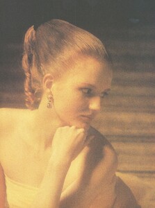 Haircolor_US_Vogue_February_1987_05.thumb.jpg.1c90f09001f9b7b827f01228b69720b3.jpg