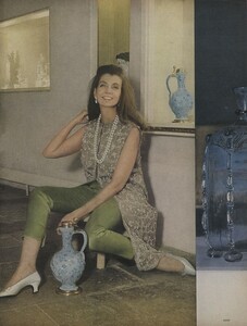 Horst_US_Vogue_March_1st_1965_09.thumb.jpg.273e419f4597f8a3ee9ac5a5162673f3.jpg