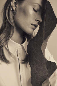 Jonas-Muller-Vogue-Caroline-Lossberg-1-2.thumb.jpg.8cbc0c2ccb885e0ebd4ba5292b43c705.jpg