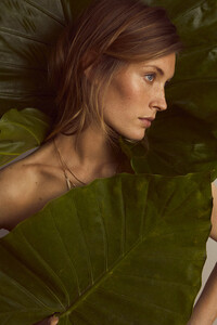 Jonas-Muller-Vogue-Caroline-Lossberg-6.jpg