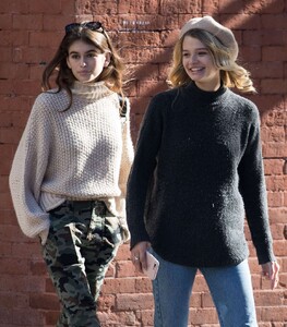 Kaia-Gerber-and-Cayley-King-out-in-NYC--02.jpg
