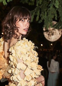 Laura-Pigatto-Blow-models-35-2.jpg