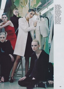 Meisel_Leibovitz_US_Vogue_July_1996_09.thumb.jpg.248eb68ff6b6ddd0fb8b8e2d20b368cc.jpg