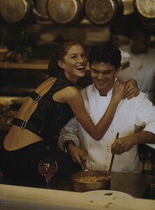Meisel_US_Vogue_August_1999_08.thumb.jpg.2228ded3e5960a7153f02e5b81bd113c.jpg