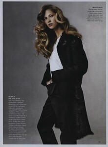 Meisel_US_Vogue_August_1999_10.thumb.jpg.5fc35001babce55bd6c09d397cc0bdb8.jpg