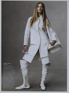 Meisel_US_Vogue_August_1999_11.thumb.jpg.1474c484ef74985a4a790090e3a839eb.jpg