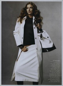 Meisel_US_Vogue_August_1999_14.thumb.jpg.7dc57f232d8ef8ad0083c70be07f8cba.jpg