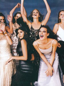 Meisel_US_Vogue_December_1998_12.thumb.jpg.7aa9430249f186b3ba25c198e431b8ba.jpg