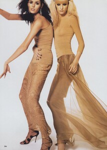 Meisel_US_Vogue_February_1997_05.thumb.jpg.c6506bdb4cdfafb761253066766e3383.jpg