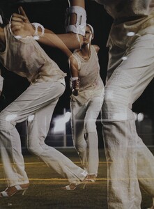 Meisel_US_Vogue_February_1999_05.thumb.jpg.d59c8c745ce14073e0545b1d0d2a0864.jpg