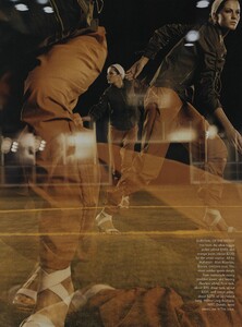 Meisel_US_Vogue_February_1999_06.thumb.jpg.18d4f7dd5a79eaf23c260bf3d4e48caf.jpg