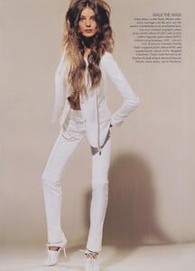 Meisel_US_Vogue_May_2004_12.thumb.jpg.6f56c05c92d838cfc2896faa6d08e9db.jpg