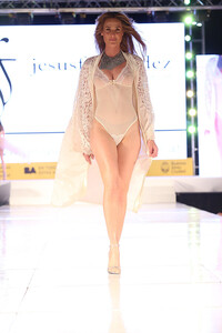 Moda-Look-Desfile-Santa-Fe-y-Callao-Jesus-Fernandez-ss15-1.jpg