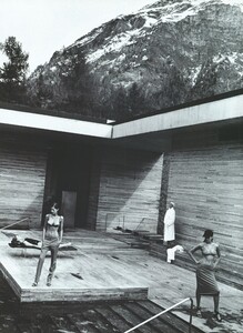 Newton_US_Vogue_January_1999_04.thumb.jpg.16b9504479de489e8020be363924783a.jpg