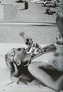 Newton_US_Vogue_November_1998_07.thumb.jpg.2b991947cf93e2493600f9a2ac8e6a4d.jpg