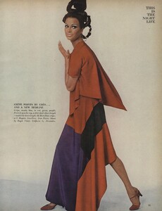 Night_Penn_US_Vogue_October_15th_1965_08.thumb.jpg.401727275a80c300a9401fd2a11ae70b.jpg