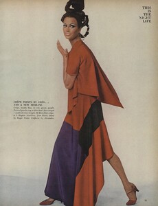 Night_Penn_US_Vogue_October_15th_1965_08.thumb.jpg.8607f39563962b53e07b92e37c1c4295.jpg