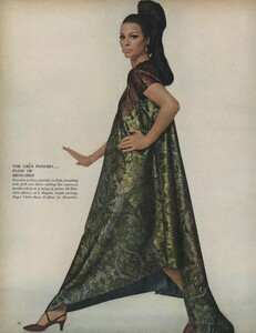 Night_Penn_US_Vogue_October_15th_1965_09.thumb.jpg.27fe40dcf36ef5ffaa9717116171b68a.jpg