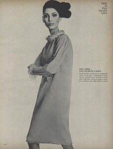 Night_Penn_US_Vogue_October_15th_1965_12.thumb.jpg.671611ad1d36d842cde8e6cd58cd6a32.jpg