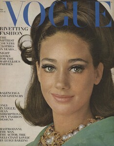Penn_US_Vogue_October_15th_1965_Cover.thumb.jpg.a2751cef4b2813b10234469c45f5b2ab.jpg