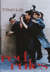 Red_von_Unwerth_US_Vogue_August_1999_02.thumb.jpg.11ddd6f1a330d25d0b11d772d96f7865.jpg