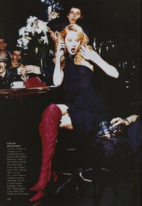 Red_von_Unwerth_US_Vogue_August_1999_09.thumb.jpg.3a62f8851d63aacf2926f2a41863eee4.jpg