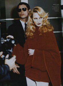 Red_von_Unwerth_US_Vogue_August_1999_10.thumb.jpg.c2558f7f9f9a9f2edb5a3471dff1d315.jpg