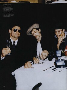 Red_von_Unwerth_US_Vogue_August_1999_11.thumb.jpg.ab314230ee97ee8cb1e75cf4fe3f06b9.jpg