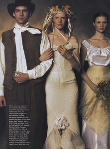 Romance_Meisel_US_Vogue_June_1998_10.thumb.jpg.01983033f8c75bcbb6c2d7c0acbb8c45.jpg