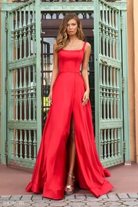 Sherri-Hill-54298-red-49166.thumb.jpg.b51bd58834fd0f00219733581349087d.jpg
