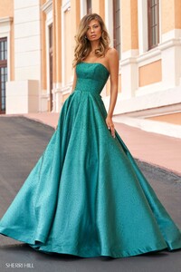 Sherri-Hill-54325-emerald-49195.thumb.jpg.8c054469b6e0e0f876f738126f61b944.jpg