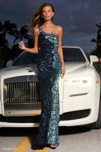 Sherri-Hill-54331-navy-light-blue-49202.thumb.jpg.7ccbe4e6b64bec9847d094bc33321ffb.jpg