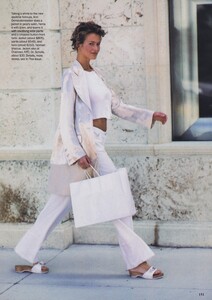 Soft_Elgort_US_Vogue_January_1994_06.thumb.jpg.4e7a999b2e2af02ba9311a80e2a6ae4f.jpg