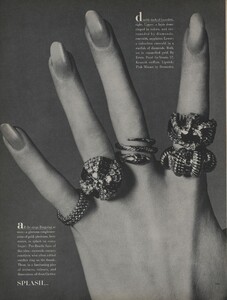 Splash_Penn_US_Vogue_March_15th_1965_03.thumb.jpg.38ab01842065208c2840637e981919cd.jpg