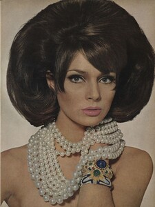 Splash_Penn_US_Vogue_March_15th_1965_04.thumb.jpg.c6ad0f996ff69a00d9ef6849e7954bb2.jpg