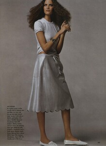 Spring_Meisel_US_Vogue_March_1999_10.thumb.jpg.5272443b0caaa9ea4b0ec05ff9bb3f14.jpg