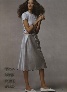 Spring_Meisel_US_Vogue_March_1999_10.thumb.jpg.8b06de230b45b2b620def9fc9d8bc6ae.jpg