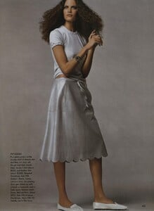 Spring_Meisel_US_Vogue_March_1999_10.thumb.jpg.98a0b6d56a8e5021d1fb2cb3d9ea2545.jpg