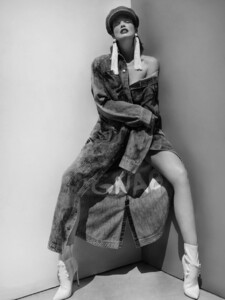 Stephanie-Corneliussen-Venice-Magazine-Cover-Tony-Duran10.jpg