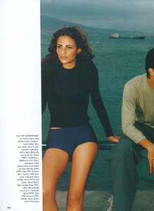 Testino_US_Vogue_December_1998_09.thumb.jpg.10a4ddf71d13ed4529e52ce4accc616a.jpg