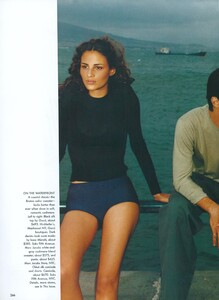 Testino_US_Vogue_December_1998_09.thumb.jpg.10a4ddf71d13ed4529e52ce4accc616a.jpg