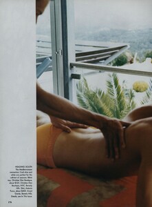 Testino_US_Vogue_July_1999_09.thumb.jpg.a87d5bc735e216e960842cd2b034f253.jpg