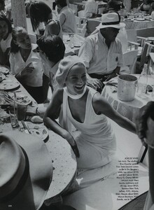 Testino_US_Vogue_July_1999_11.thumb.jpg.c95267d28117832f81608128e0a6e498.jpg