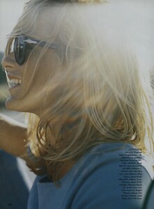 Testino_US_Vogue_July_1999_15.thumb.jpg.6df40602e3ae217b767d5b49ef551a8e.jpg